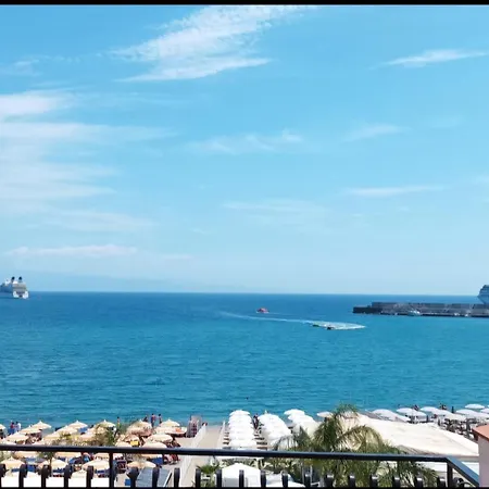 شقة Orama Front Sea *