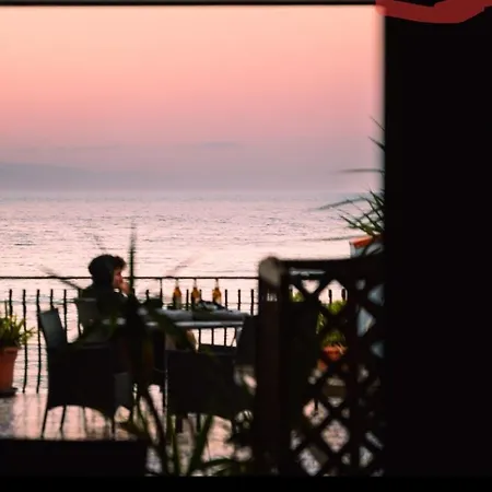 Orama Front Sea جيارديني ناكسوس
