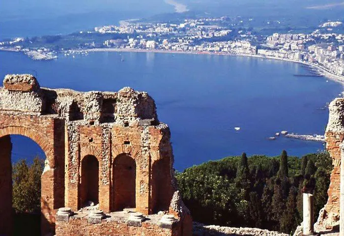 Orama Front Sea アパート