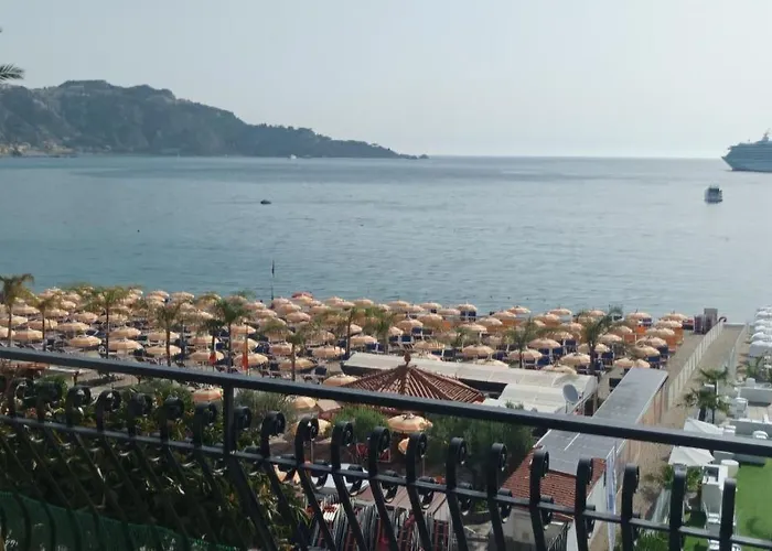 アパート Orama Front Sea ジャルディーニ・ナクソス