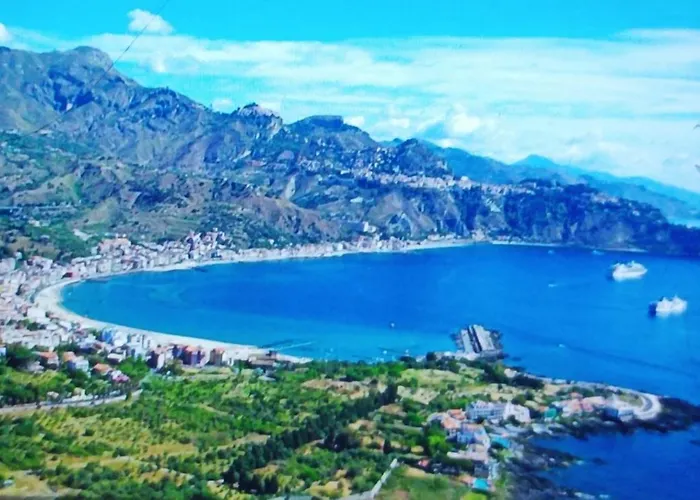 Orama Front Sea アパート ジャルディーニ・ナクソス